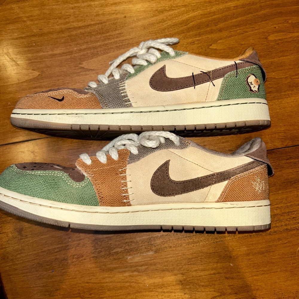 Men’s Nike patch work sneakers